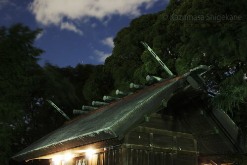 一際な夜の神明社